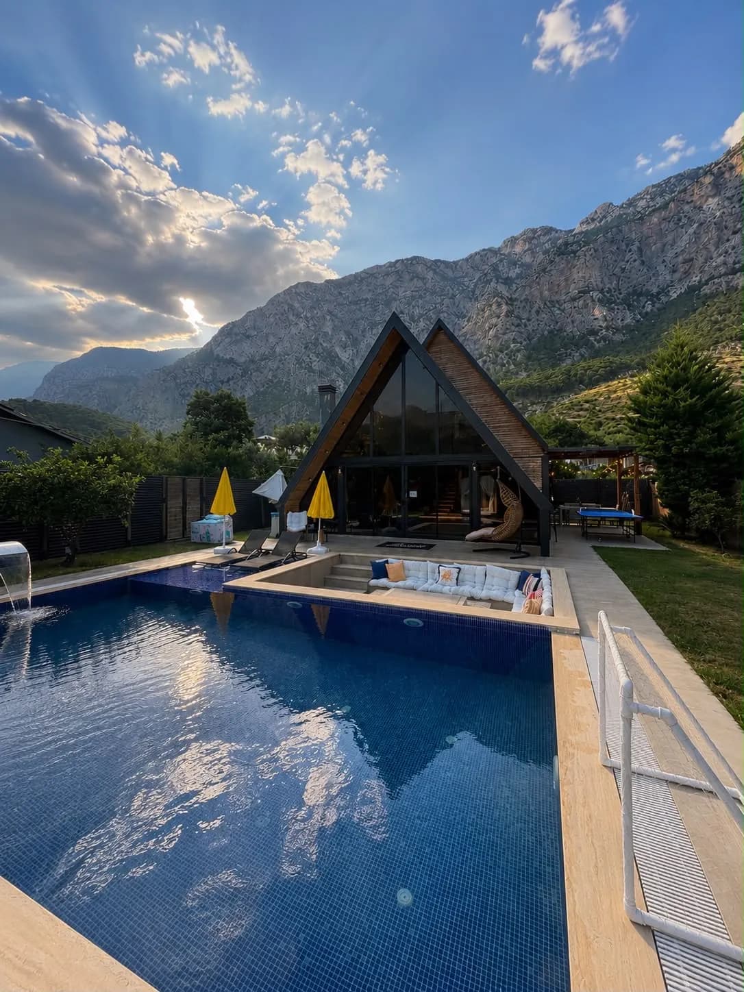 Havuz ve bahçe 1 — Pars Bungalov, Konyaaltı, Antalya